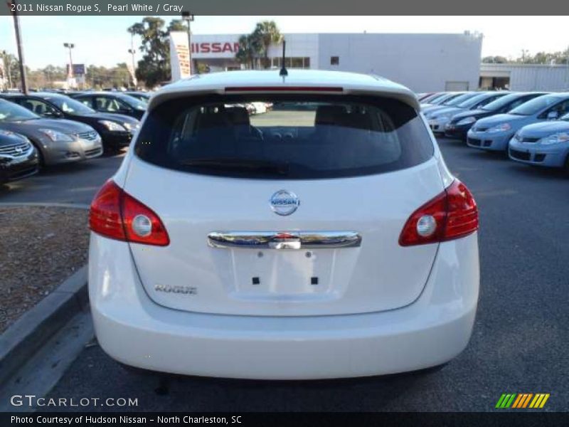 Pearl White / Gray 2011 Nissan Rogue S