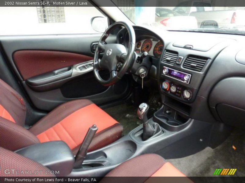  2002 Sentra SE-R Lava Interior