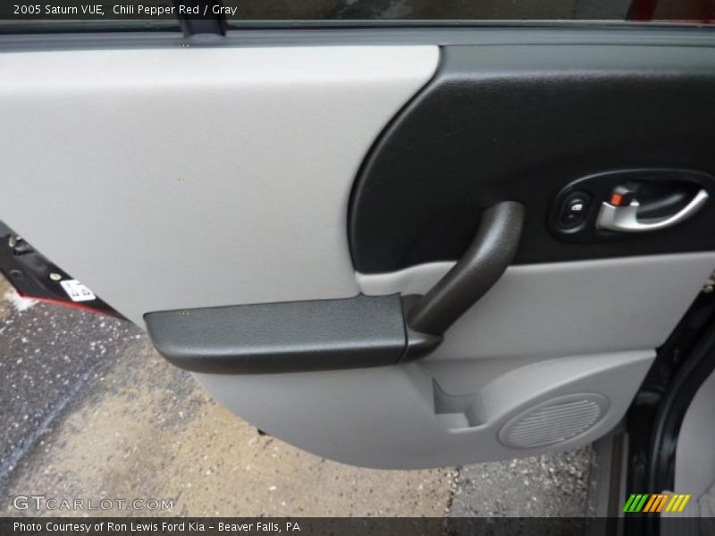 Chili Pepper Red / Gray 2005 Saturn VUE