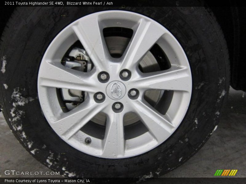 Blizzard White Pearl / Ash 2011 Toyota Highlander SE 4WD