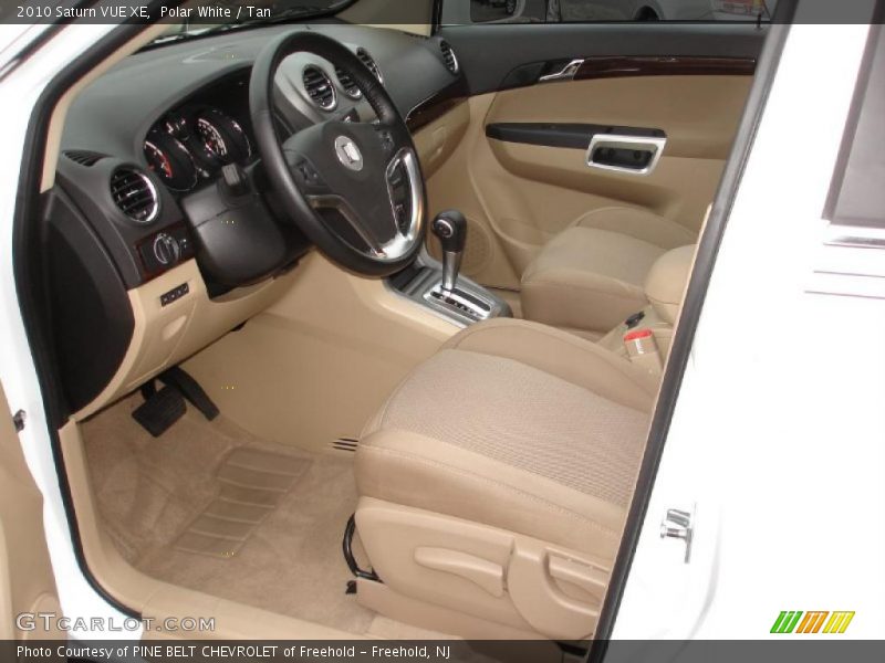 Polar White / Tan 2010 Saturn VUE XE