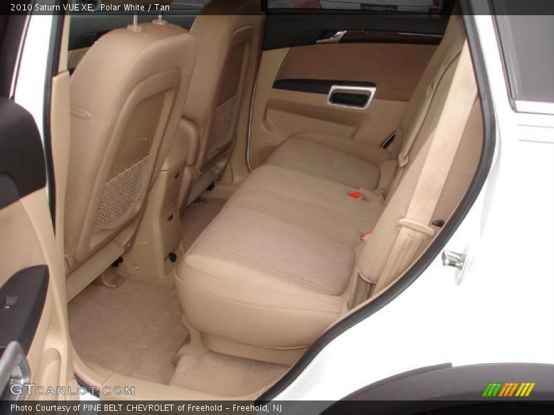Polar White / Tan 2010 Saturn VUE XE