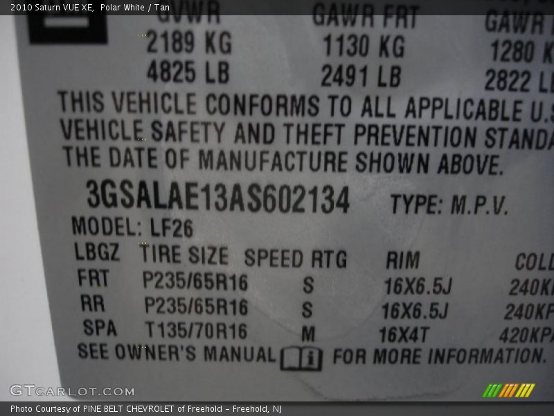 Polar White / Tan 2010 Saturn VUE XE