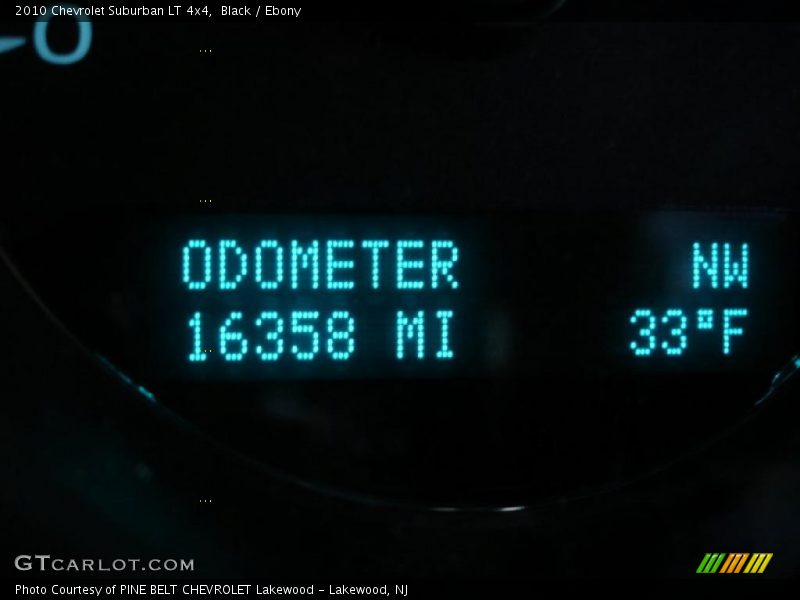 Black / Ebony 2010 Chevrolet Suburban LT 4x4