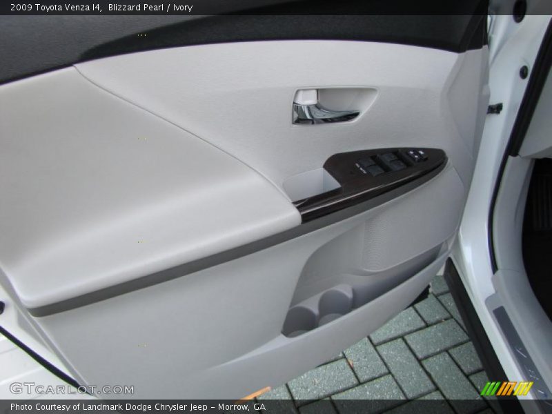 Blizzard Pearl / Ivory 2009 Toyota Venza I4