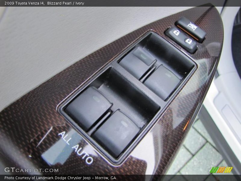 Blizzard Pearl / Ivory 2009 Toyota Venza I4