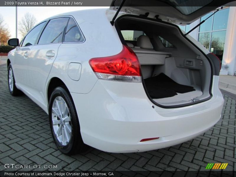 Blizzard Pearl / Ivory 2009 Toyota Venza I4