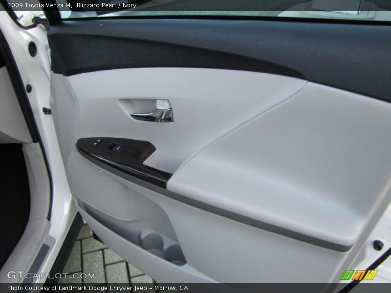 Blizzard Pearl / Ivory 2009 Toyota Venza I4