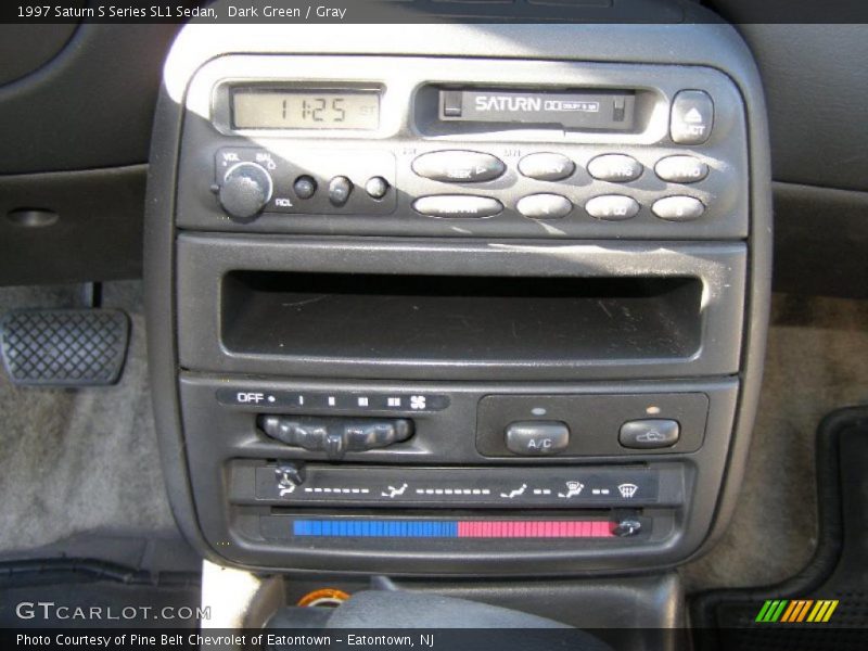 Dark Green / Gray 1997 Saturn S Series SL1 Sedan