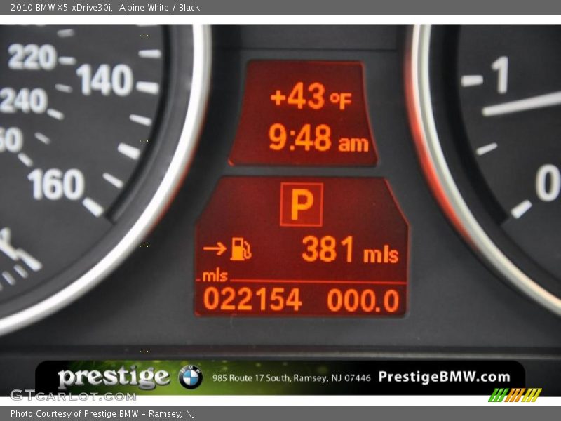 Alpine White / Black 2010 BMW X5 xDrive30i