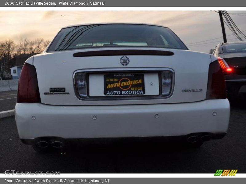 White Diamond / Oatmeal 2000 Cadillac DeVille Sedan