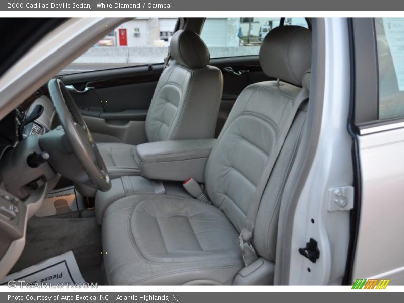 White Diamond / Oatmeal 2000 Cadillac DeVille Sedan
