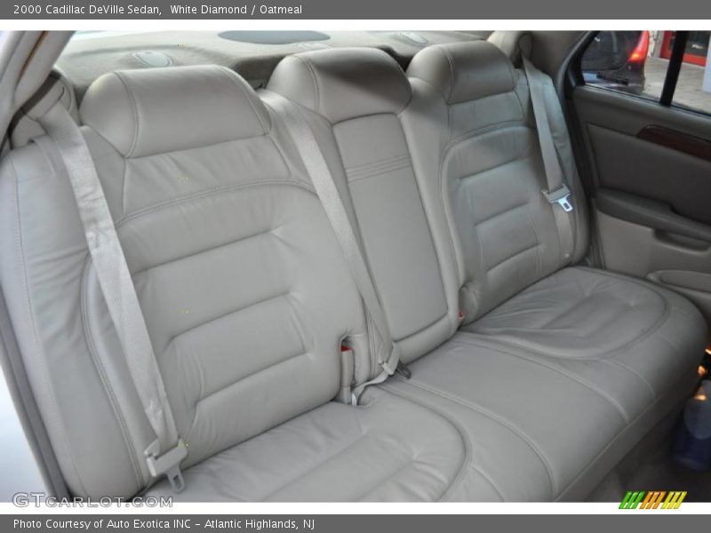 White Diamond / Oatmeal 2000 Cadillac DeVille Sedan