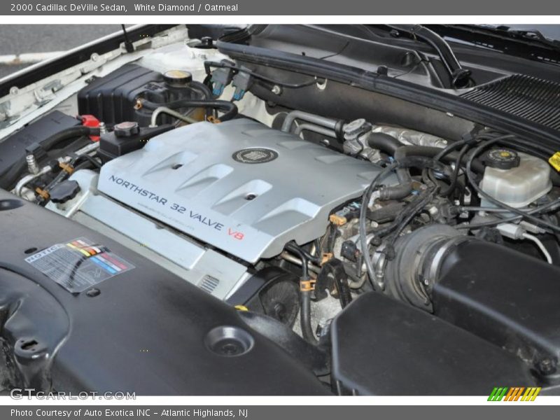 White Diamond / Oatmeal 2000 Cadillac DeVille Sedan