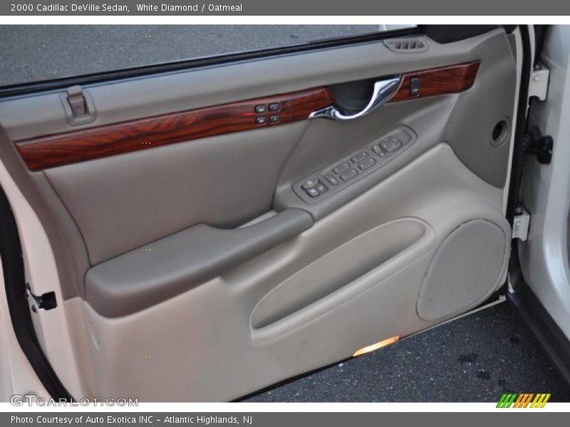 White Diamond / Oatmeal 2000 Cadillac DeVille Sedan