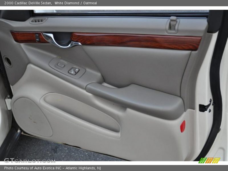 White Diamond / Oatmeal 2000 Cadillac DeVille Sedan