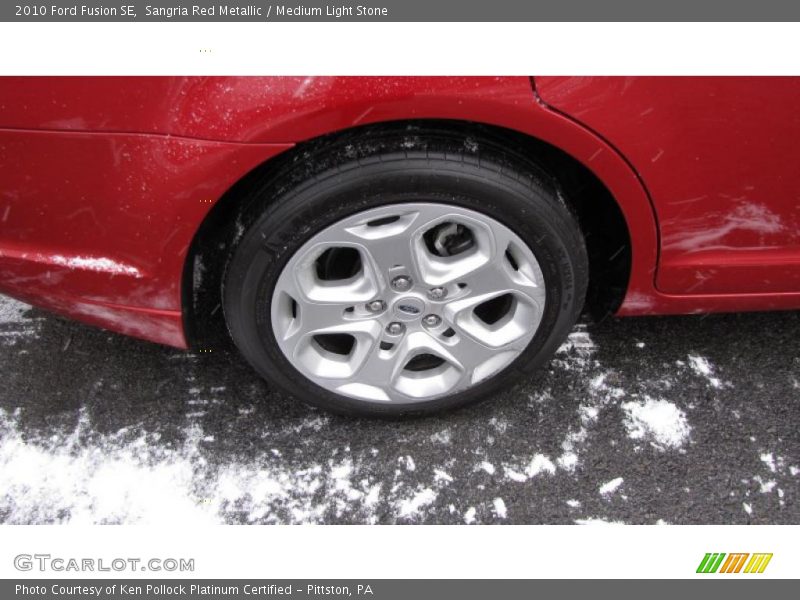 Sangria Red Metallic / Medium Light Stone 2010 Ford Fusion SE