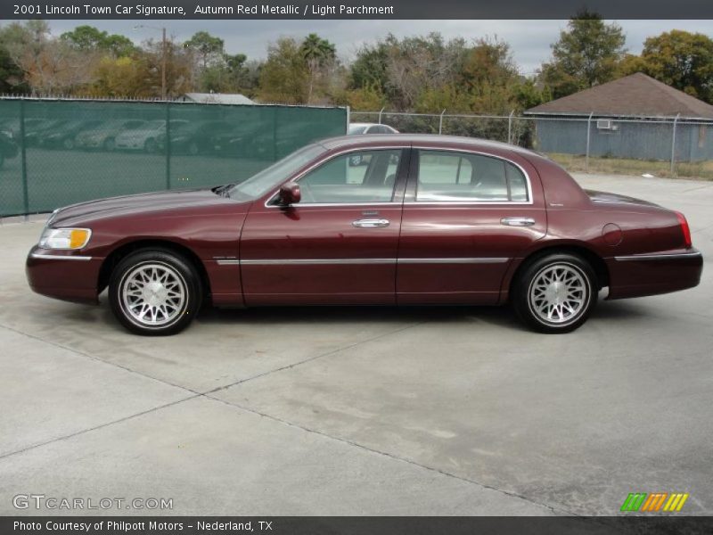 Autumn Red Metallic / Light Parchment 2001 Lincoln Town Car Signature