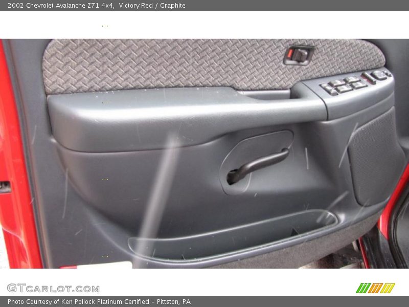 Victory Red / Graphite 2002 Chevrolet Avalanche Z71 4x4
