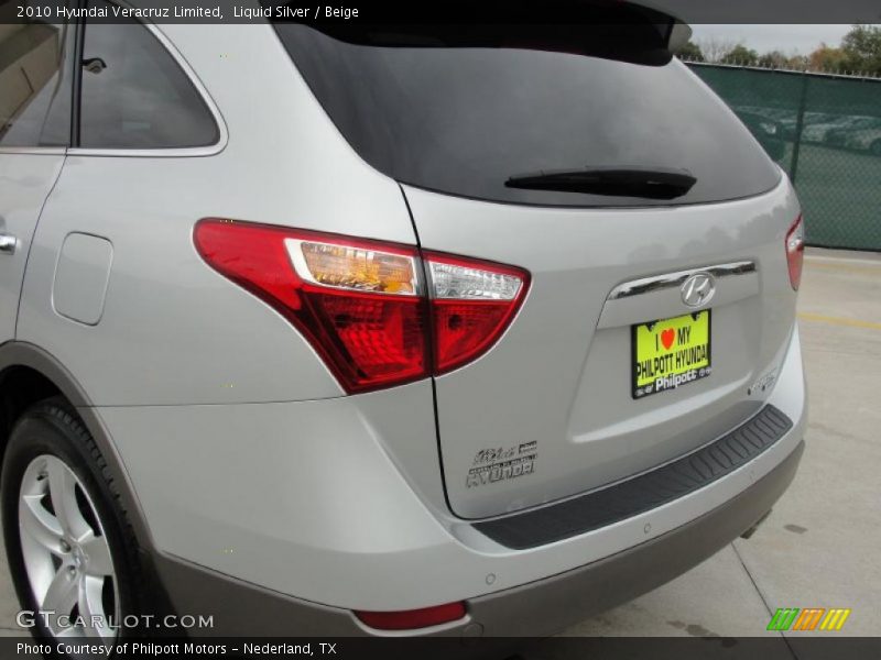Liquid Silver / Beige 2010 Hyundai Veracruz Limited