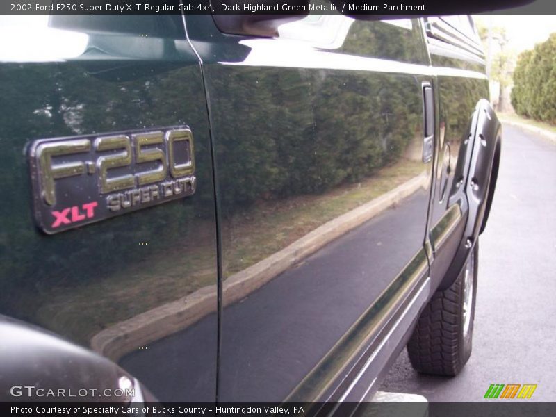 Dark Highland Green Metallic / Medium Parchment 2002 Ford F250 Super Duty XLT Regular Cab 4x4