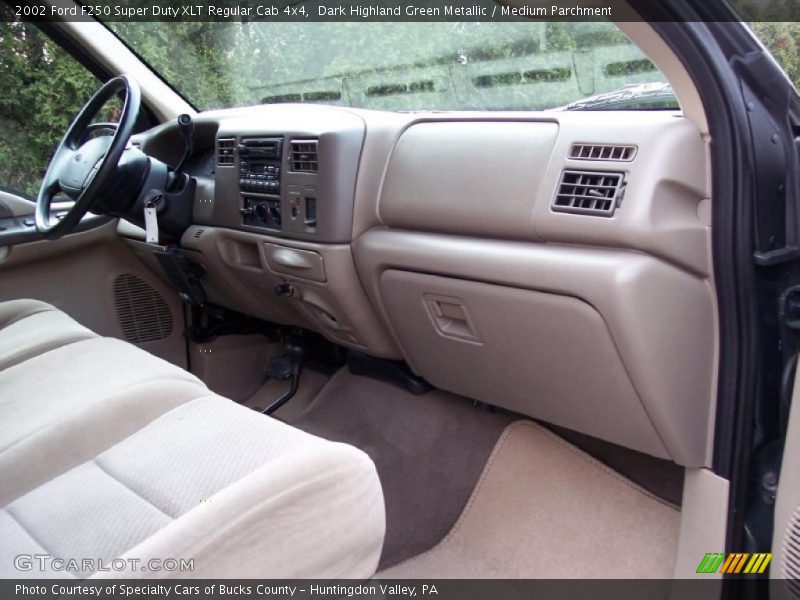 Dark Highland Green Metallic / Medium Parchment 2002 Ford F250 Super Duty XLT Regular Cab 4x4