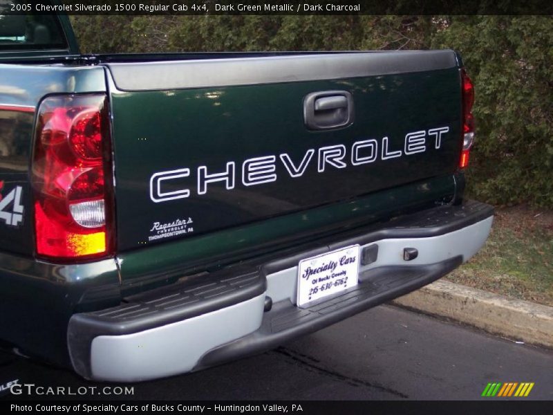 Dark Green Metallic / Dark Charcoal 2005 Chevrolet Silverado 1500 Regular Cab 4x4