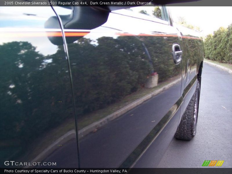 Dark Green Metallic / Dark Charcoal 2005 Chevrolet Silverado 1500 Regular Cab 4x4