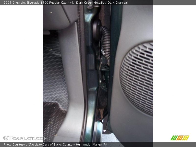 Dark Green Metallic / Dark Charcoal 2005 Chevrolet Silverado 1500 Regular Cab 4x4
