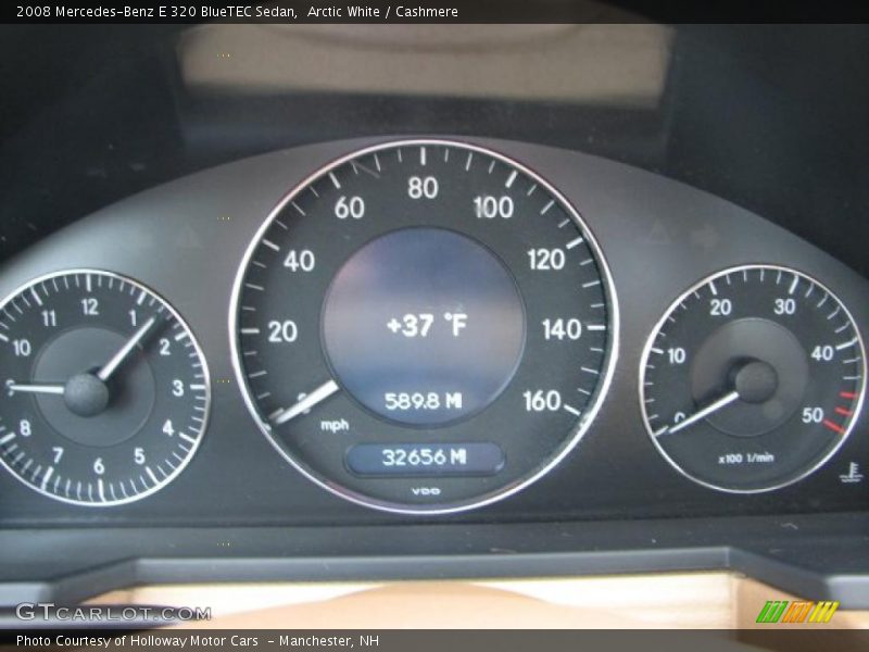 Arctic White / Cashmere 2008 Mercedes-Benz E 320 BlueTEC Sedan
