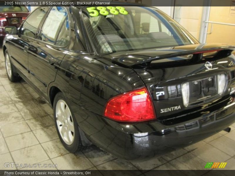 Blackout / Charcoal 2005 Nissan Sentra 1.8 S Special Edition