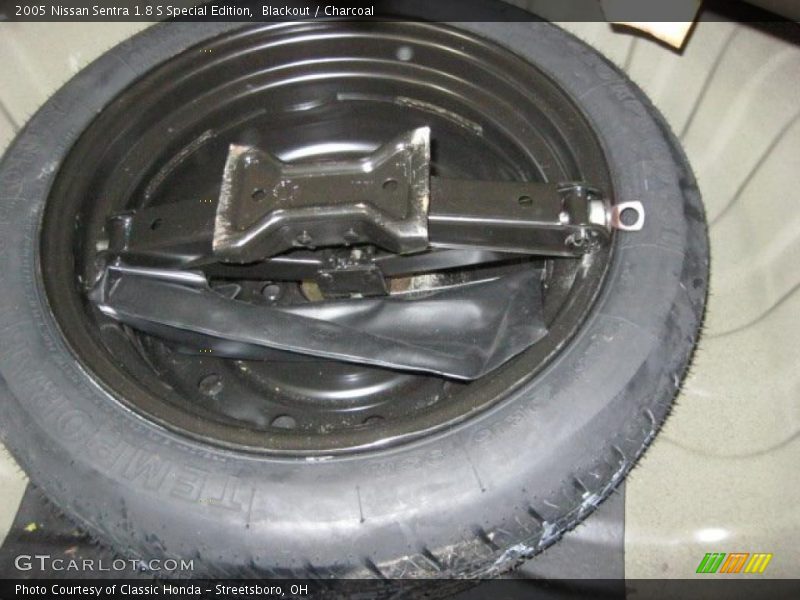 Blackout / Charcoal 2005 Nissan Sentra 1.8 S Special Edition