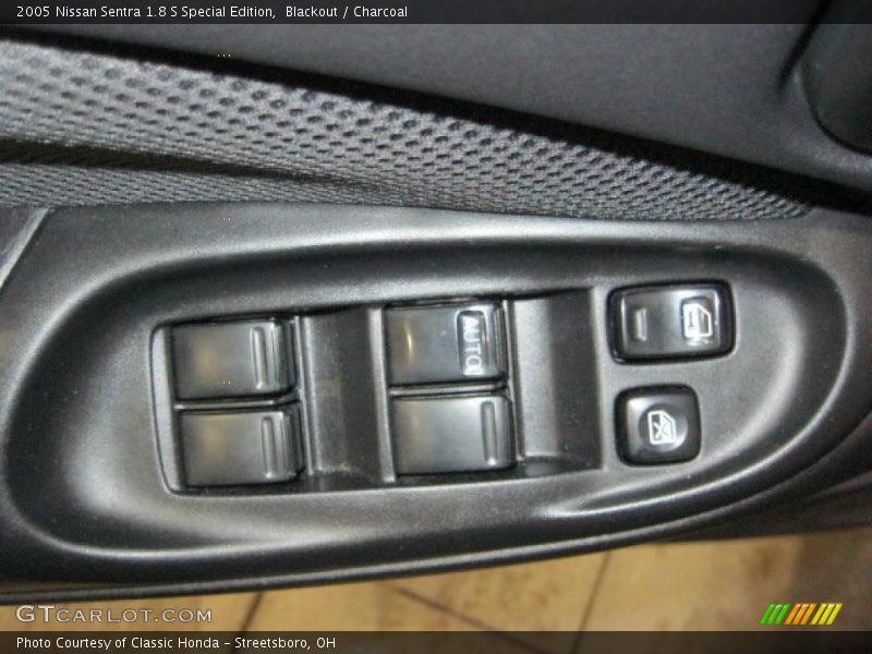 Blackout / Charcoal 2005 Nissan Sentra 1.8 S Special Edition