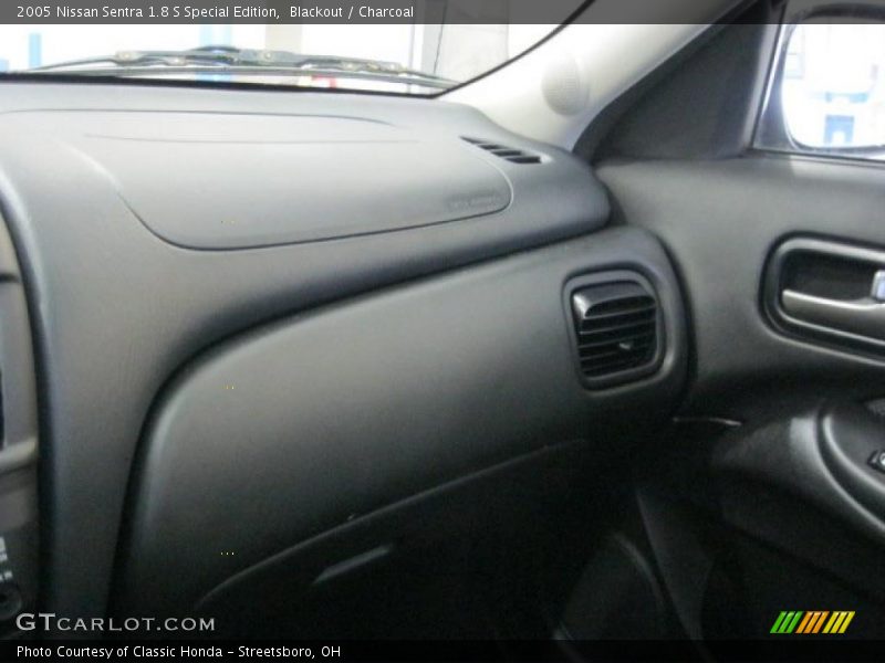 Blackout / Charcoal 2005 Nissan Sentra 1.8 S Special Edition