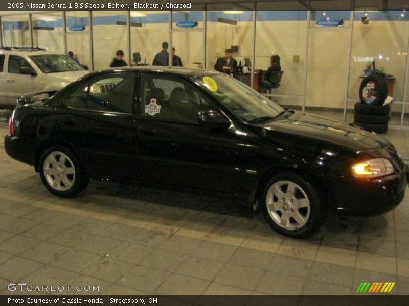 Blackout / Charcoal 2005 Nissan Sentra 1.8 S Special Edition
