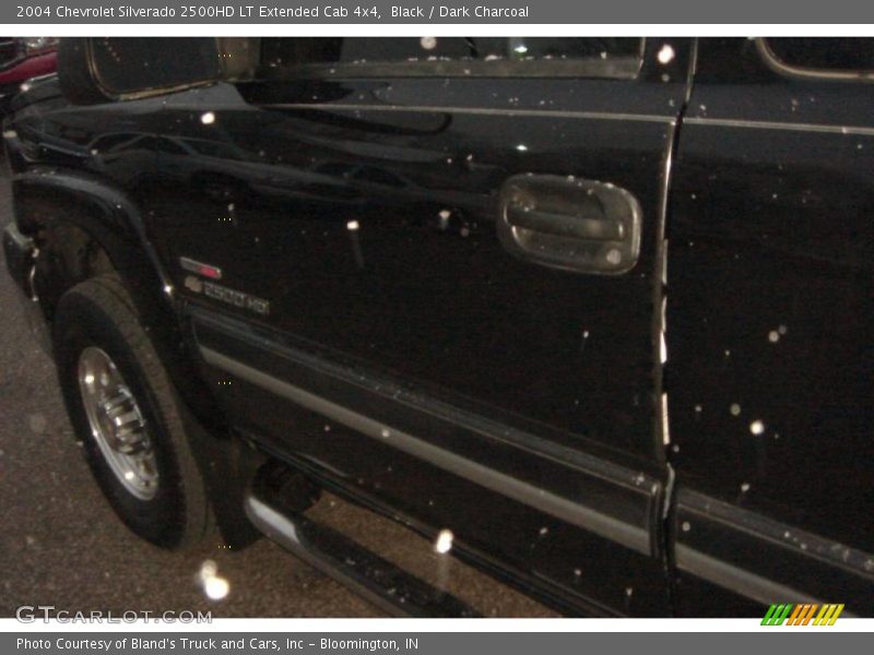 Black / Dark Charcoal 2004 Chevrolet Silverado 2500HD LT Extended Cab 4x4