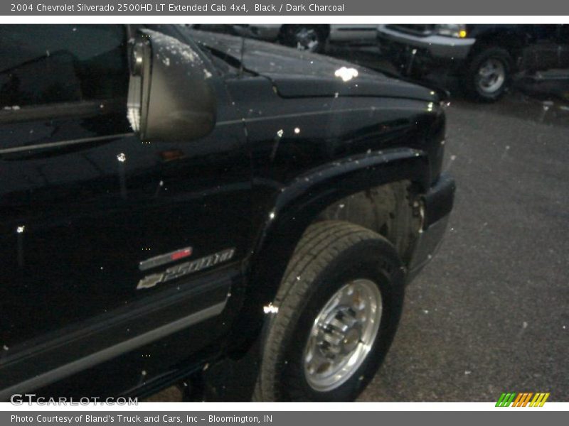 Black / Dark Charcoal 2004 Chevrolet Silverado 2500HD LT Extended Cab 4x4