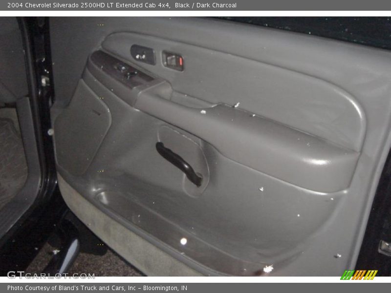 Black / Dark Charcoal 2004 Chevrolet Silverado 2500HD LT Extended Cab 4x4