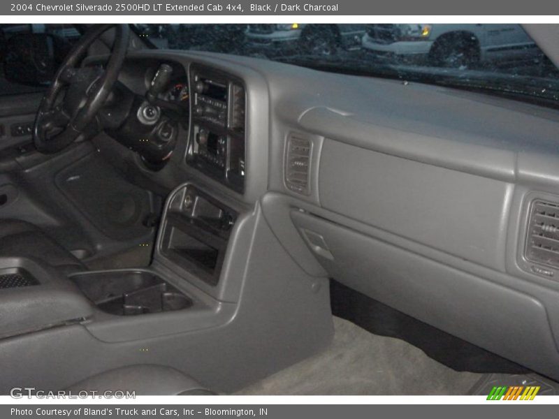 Black / Dark Charcoal 2004 Chevrolet Silverado 2500HD LT Extended Cab 4x4