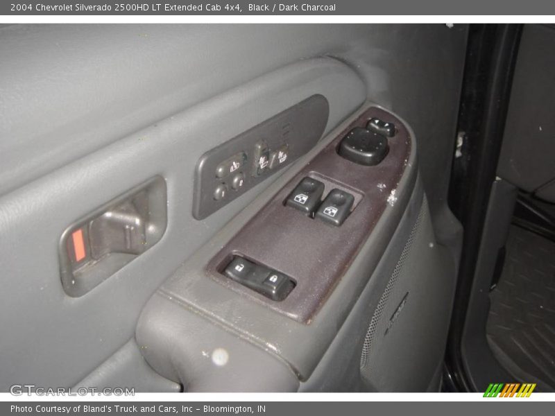 Black / Dark Charcoal 2004 Chevrolet Silverado 2500HD LT Extended Cab 4x4