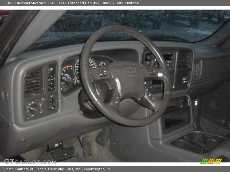 Dashboard of 2004 Silverado 2500HD LT Extended Cab 4x4