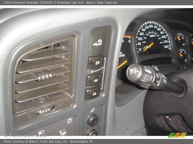 Black / Dark Charcoal 2004 Chevrolet Silverado 2500HD LT Extended Cab 4x4