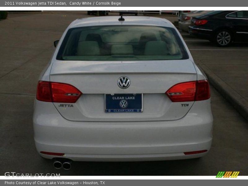 Candy White / Cornsilk Beige 2011 Volkswagen Jetta TDI Sedan