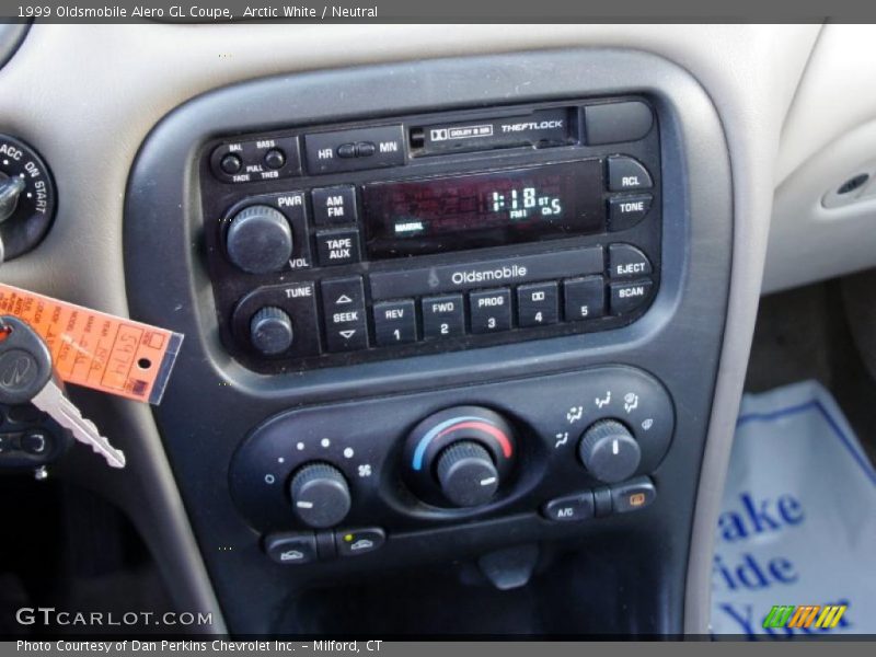 Arctic White / Neutral 1999 Oldsmobile Alero GL Coupe