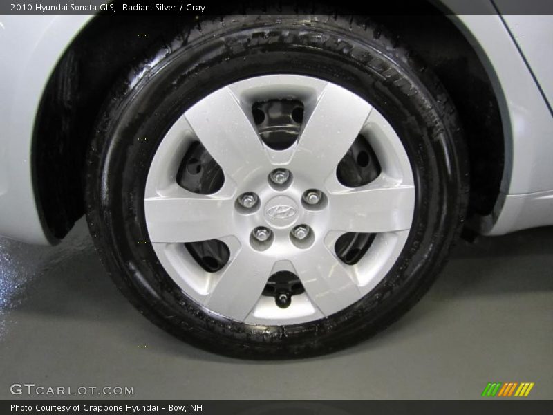Radiant Silver / Gray 2010 Hyundai Sonata GLS