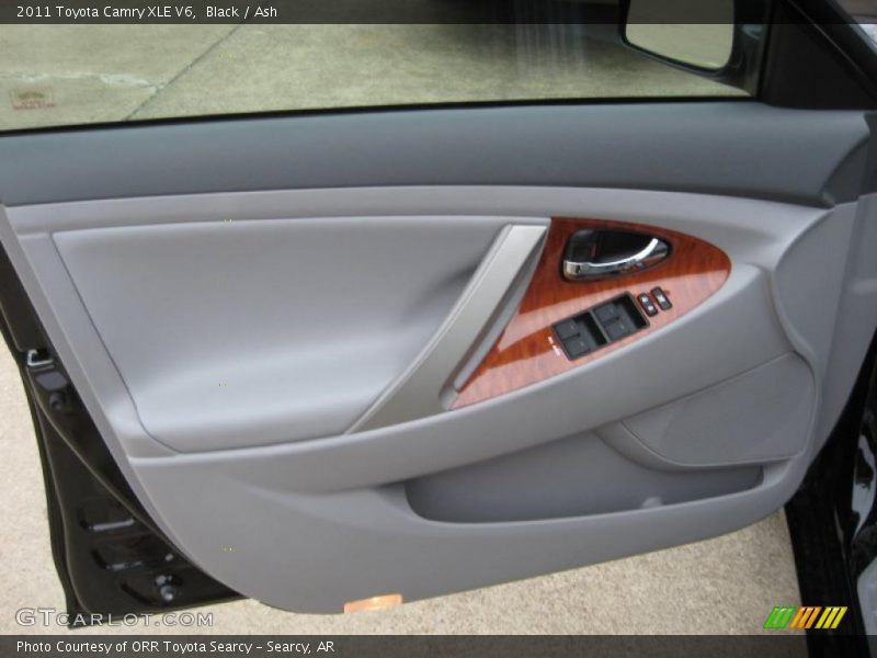 Black / Ash 2011 Toyota Camry XLE V6