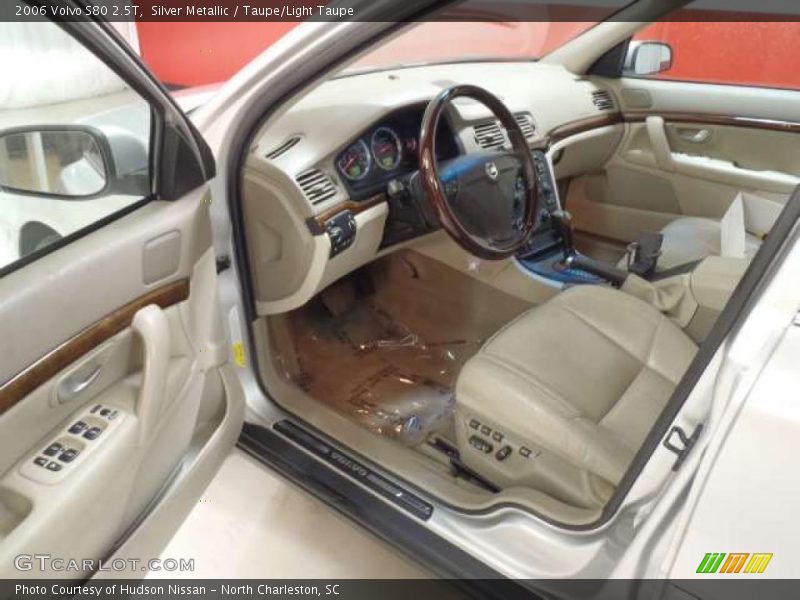 Silver Metallic / Taupe/Light Taupe 2006 Volvo S80 2.5T
