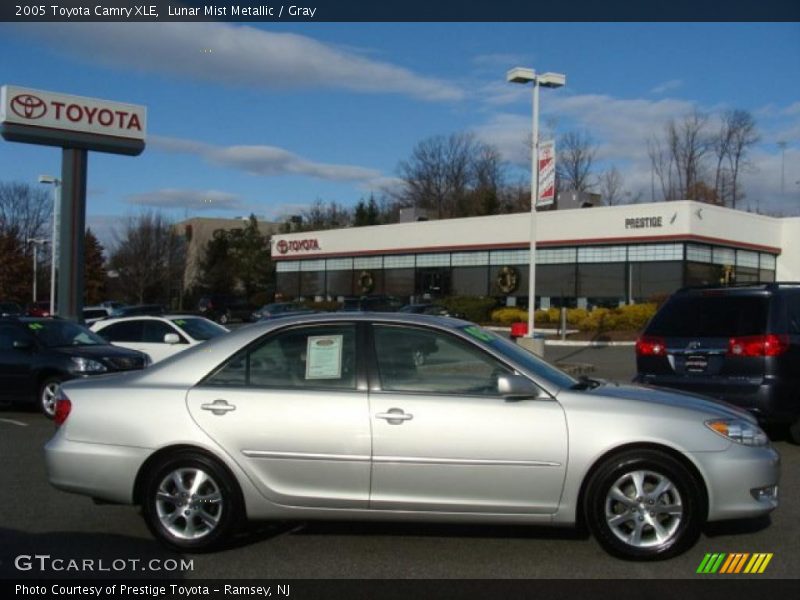 Lunar Mist Metallic / Gray 2005 Toyota Camry XLE