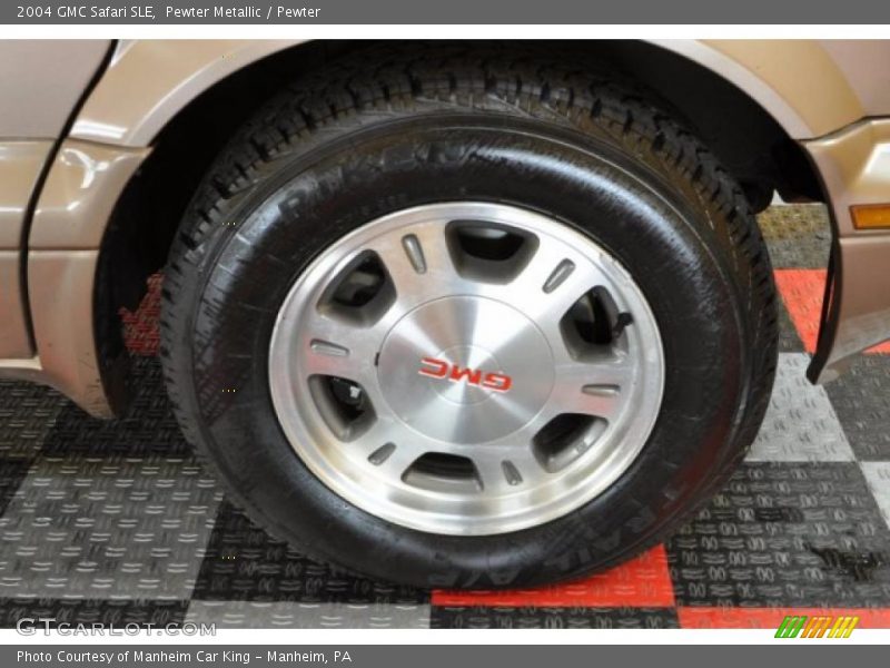 Pewter Metallic / Pewter 2004 GMC Safari SLE