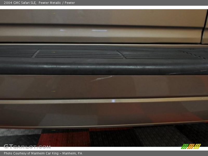 Pewter Metallic / Pewter 2004 GMC Safari SLE
